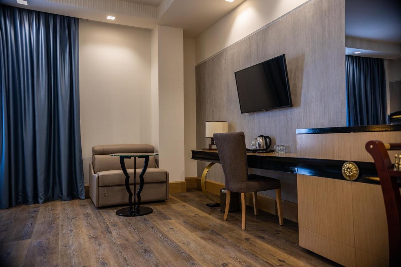 Hotel Golden Palace Шкодер Екстер'єр фото