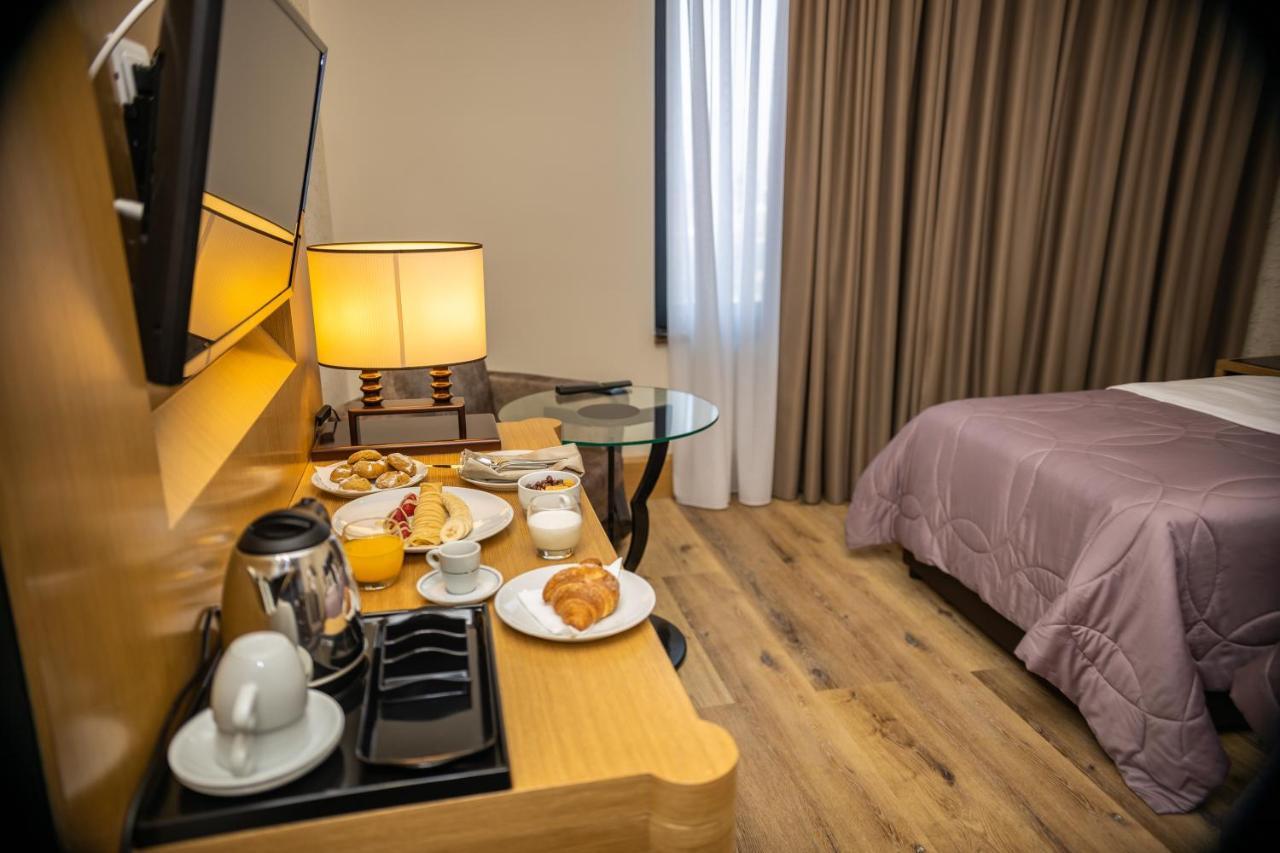 Hotel Golden Palace Шкодер Екстер'єр фото