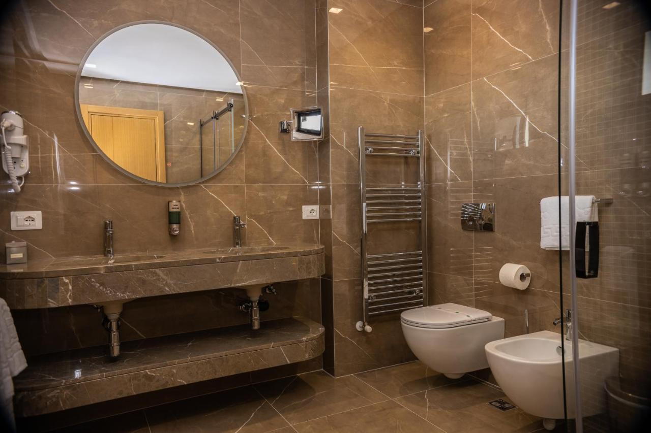 Hotel Golden Palace Шкодер Екстер'єр фото