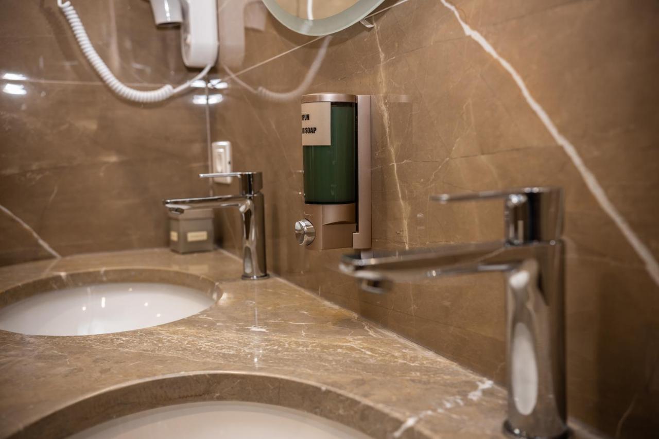 Hotel Golden Palace Шкодер Екстер'єр фото