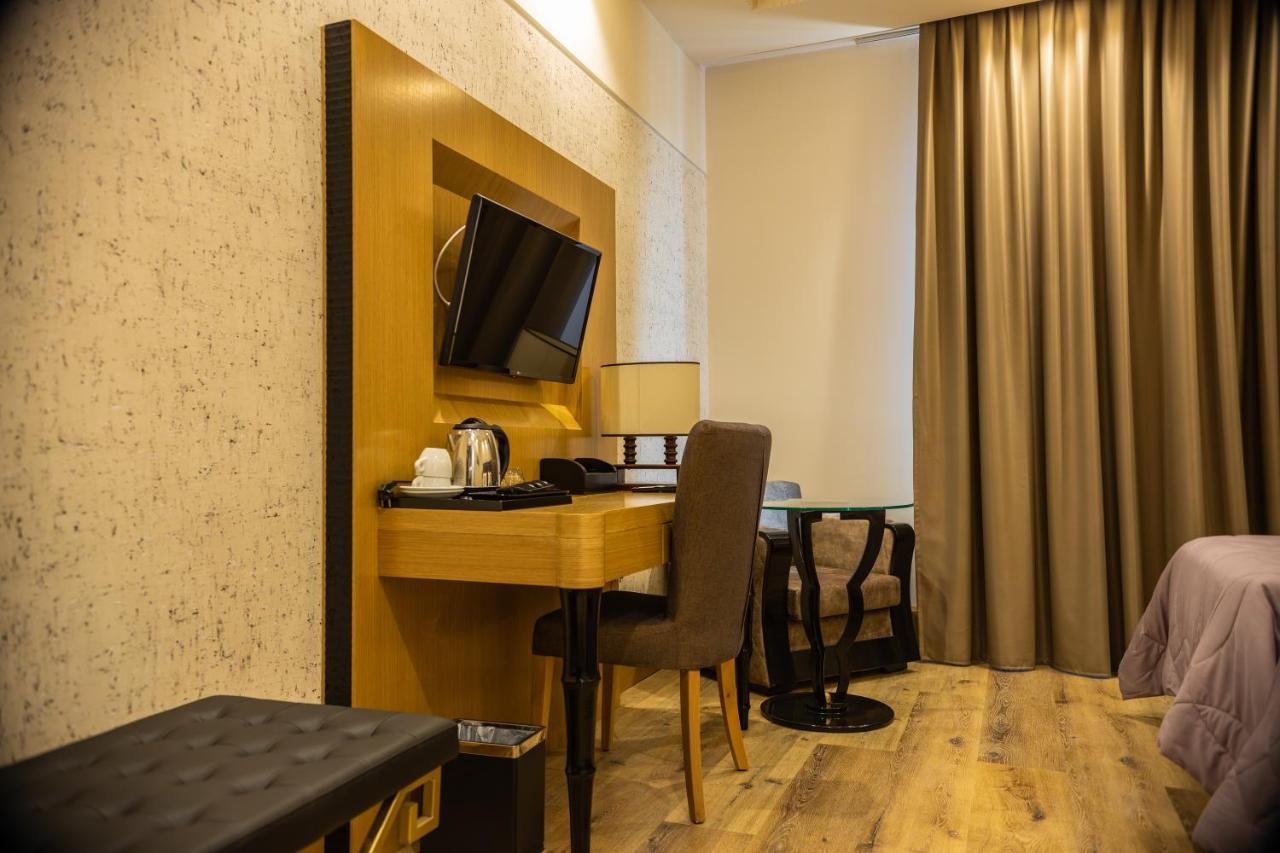 Hotel Golden Palace Шкодер Екстер'єр фото